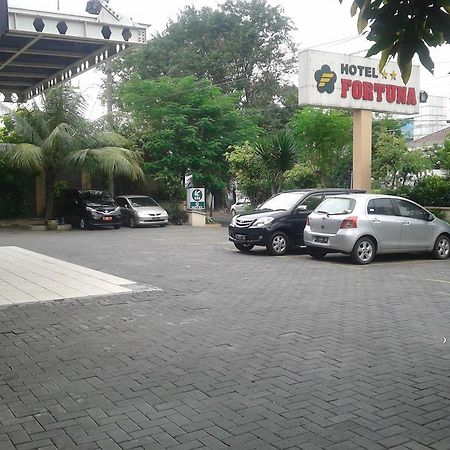 Hotel Fortuna Surabaia Exterior foto